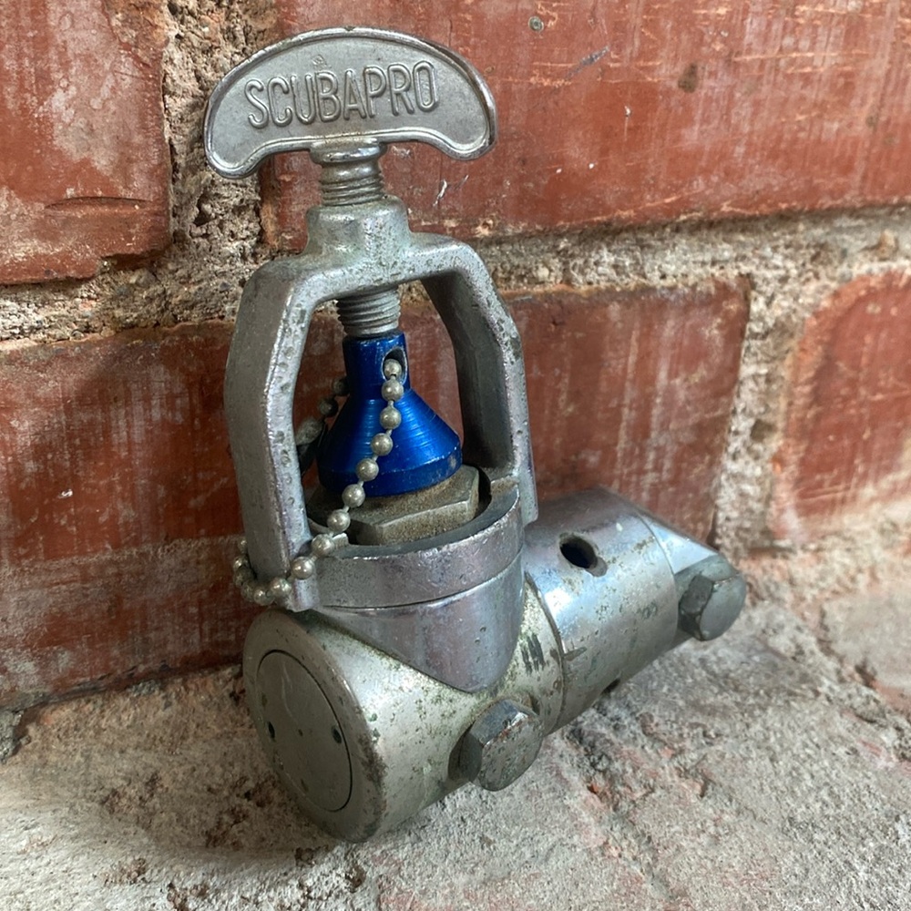 SCUBAPRO FIRST stage yoke regulator